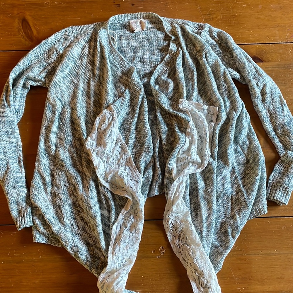 Cardigan with lace